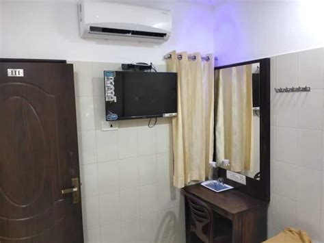 Oyo Sri Devi Residency Flagship Chennai Book ₹451 Oyo