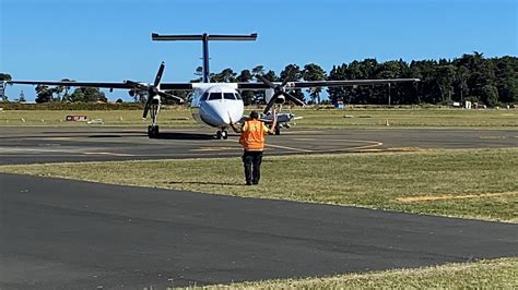 Guided In By Two Marshalls Air New Zealand Q Youtube