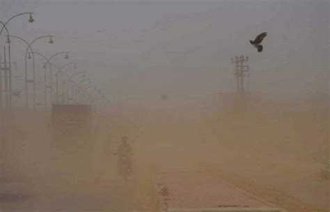 Three Killed Several Injured As Intense Dust Storm Hits Karachi Such Tv