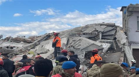 Osmaniye De Depremde Hasar G Ren Katl Bina Kt Adalet Tv