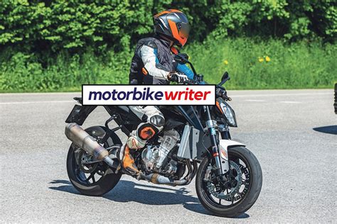 Potential Ktm 990 Released In Recent Spy Shots Webbikeworld