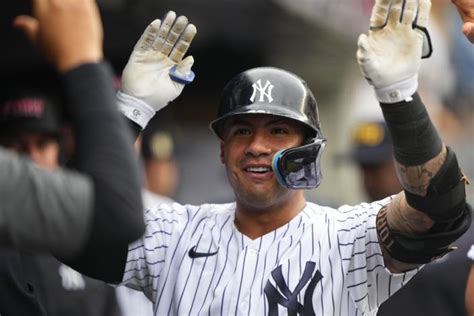 Sports Book Stuff Yankees Gleyber Torres Avoid Arbitration By