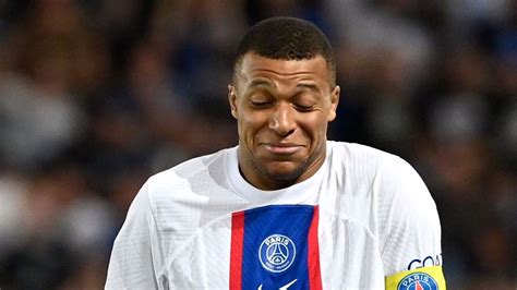 El Vestuario Del Psg Da La Espalda A Mbappé Sus Compañeros Le Ven Fuera De París