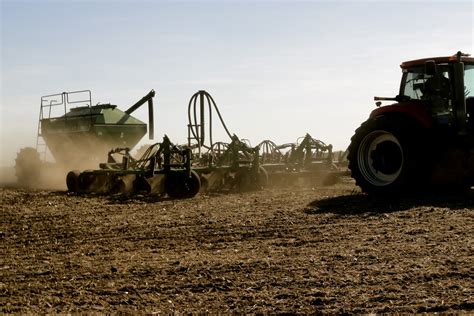 Griggs Dakota: Warm, Windy, Planting Barley