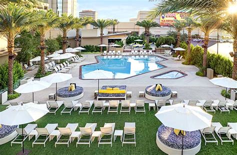 Palace Station Pool | Cabanas & Daybeds | Hours & Photos | Las Vegas