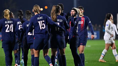 Lmd Psg F Minines Les Parisiennes Victorieuses Avec La Mani Re Au