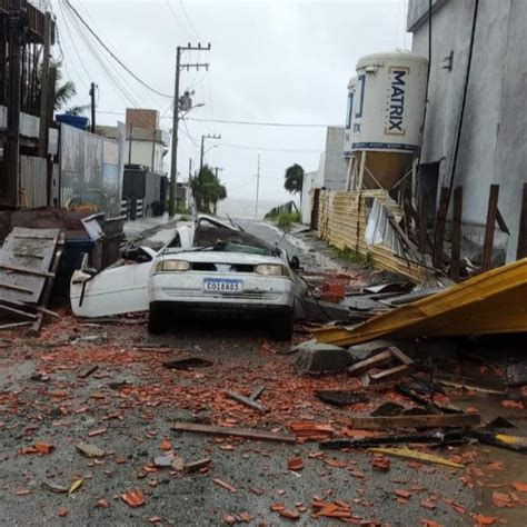 Homem Fica Gravemente Ferido Ap S Coluna De Concreto Atingir Carro Em