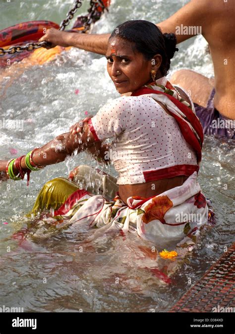 Indian Woman Bathing In River Hi Res Stock Photography And Images Alamy