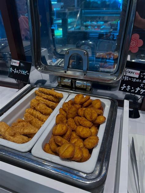 This Kfc Buffet In Tokyo Is One Of Japan S Coolest Locations