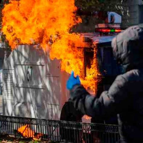 Violentos Incidentes Empa An Celebraci N Del De Mayo En Santiago