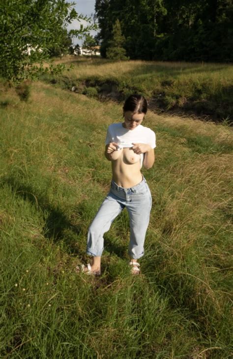 Pissing Myself Outside 2 Nude Pics XHamster