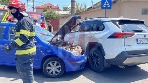 Accident Rutier Pe O Strad Important Din Ia I Dou Autoturisme Au