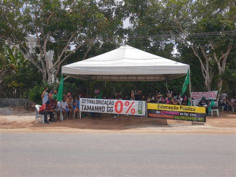 Professores protestam em frente à casa do prefeito de Rio Largo Rede