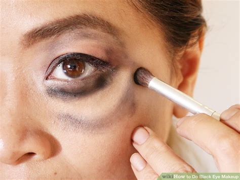 4 Ways to Do Black Eye Makeup - wikiHow