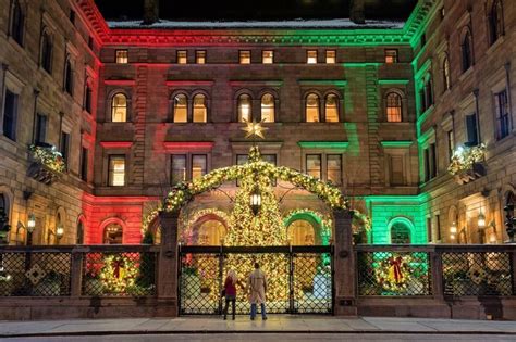 The New York Palace Dressed For Christmas B Sdswinnerton New York