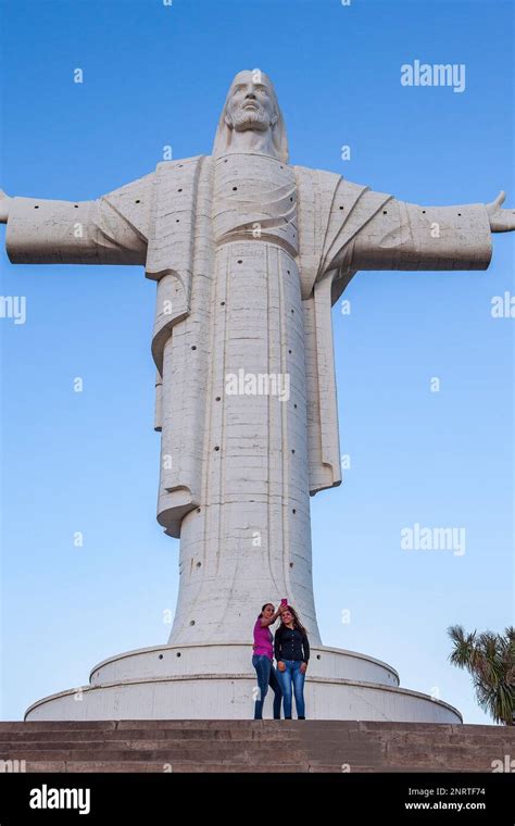 Los Toristas La Estatua Más Grande De Jesucristo En El Mundo El