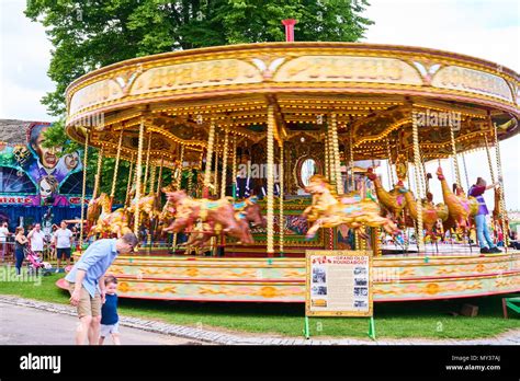 House of fun fairground hi-res stock photography and images - Alamy