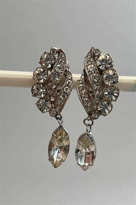 Vintage Dangling Rhinestone Clip Gem