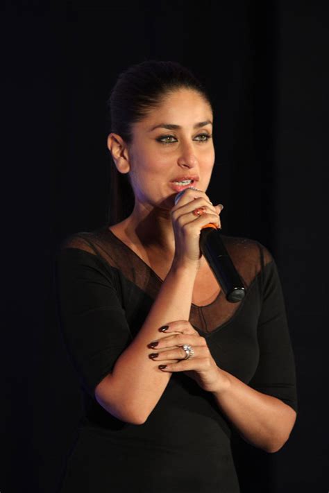 A COMPLETE PHOTO GALLERY INDIAN ACTRESS NO WATERMARK Kareena Kapoor Hot Cute Stills In Black