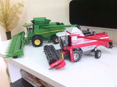 Colheitadeira Miniatura Massey Ferguson Escala R