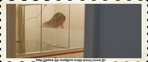 Naked Yvonne Strahovski In Manhattan Night