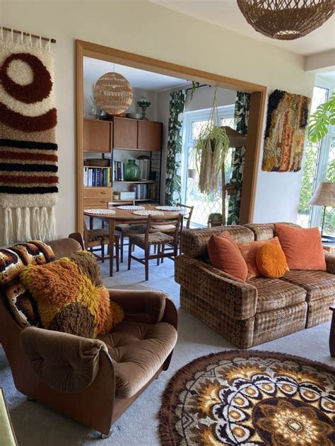 A bungalow celebrates the 70s with brown and orange colors groovy floral sofa – Artofit