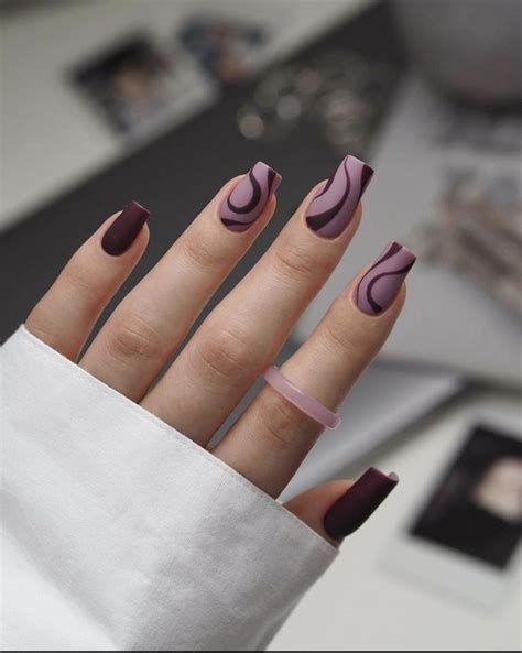 Pin By Nicole Cuezzo On Belleza Mauve Nails Plum Nails Simple Nails