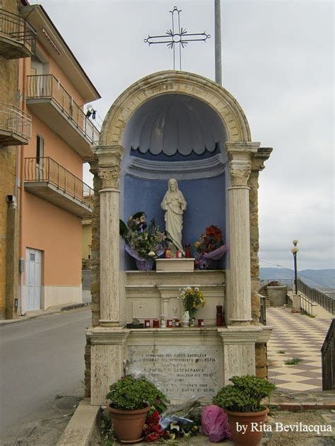 Edicola Votiva Ubicata In Viale Signore Ritrovato A Barrafranca In