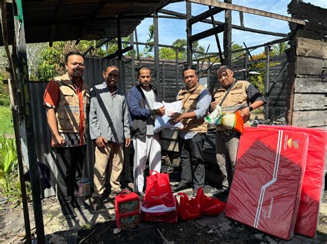 Penyerahan Bantuan Korban Kebakaran Desa Kapur Dinas Sosial Provinsi