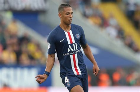 We Need To Talk About Kehrer S New Physique Psg Talk