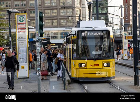 Fermata Del Tram Immagini E Fotografie Stock Ad Alta Risoluzione Alamy