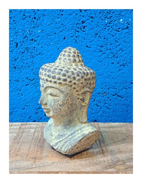 Statua Busto Buddha Thailandese Con Occhi Chiusi In Polvere Di Pietra H