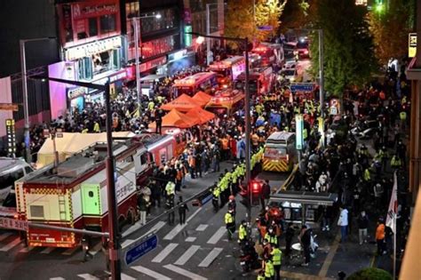 Давка на Хэллоуин в Южной Корее: число погибших выросло до 154 - BBC ...