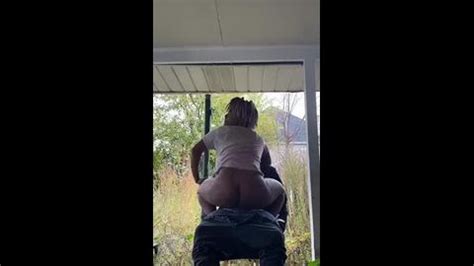 Thot Bouncing Her Loose Ass On The Porch After A BJ ClapDat