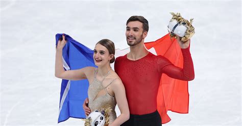 Gay Skater Guillaume Cizeron Wins Ice Dance Gold With Gabriella Papadakis Outsports