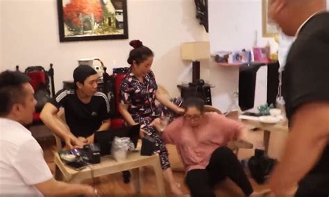 Sao Việt ngày 1 11 Nam Thư đăng ảnh bán nude sau tuyên bố rời khỏi Bạn