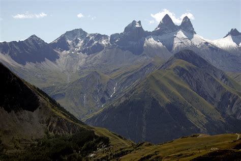 Valloire Un Alpiniste Trouve La Mort Dans Les Aiguilles D Arves