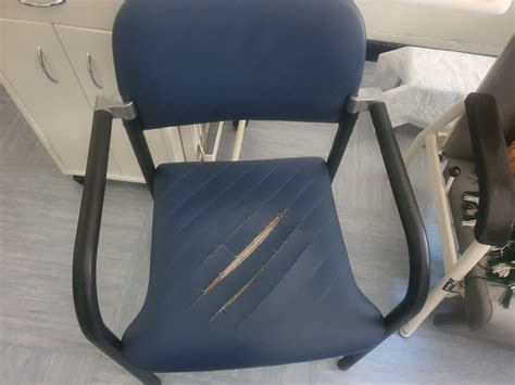 «Deprimente» imagen del mobiliario en el hospital de La Rioja – La