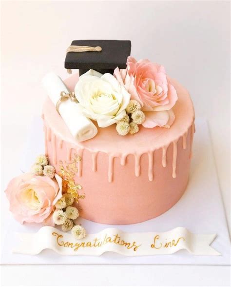 45 Elegant Graduation Cake Ideas Perfect For A Crowd Graduation Cakes