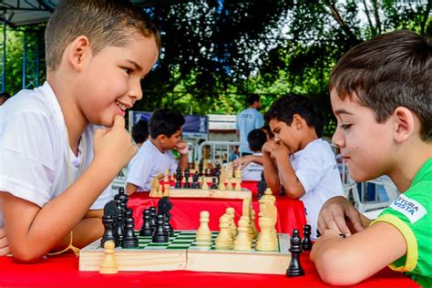 Escolinha de Esportes da Vila Olímpica abre vagas para turma de xadrez