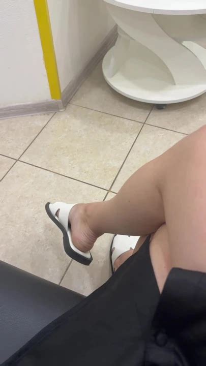 Big Legs In Sandals Close Up Close Up Porn Feat Skinny Lady69 XHamster