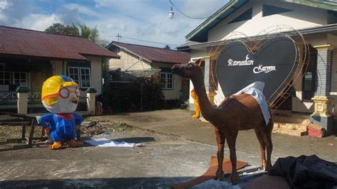 Menyambut Ramadan Pemuda Kampung Arab Pasang Ornamen Menarik Di Taman