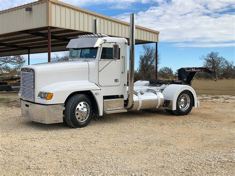 Custom Freightliner Fld