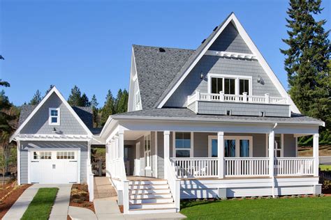 Charming Cottage With Traditional Craftsman Style Architecture