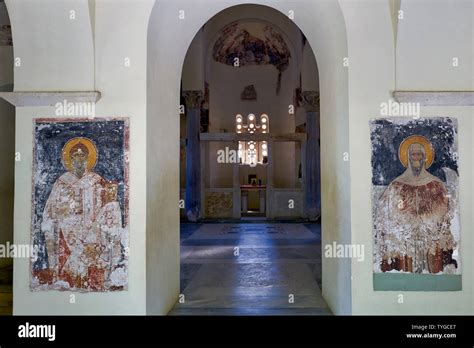 Atenas Grecia La Diminuta Antigua Iglesia De Los Santos Ap Stoles En