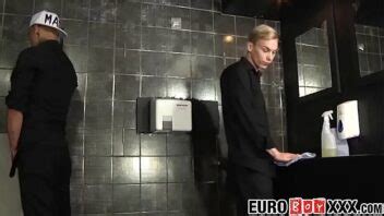 Vid Os De Sexe Arab Baise Dans Les Toilettes Du Resto Porno Gay Et