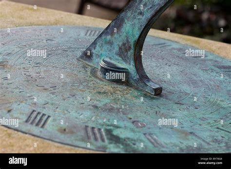 Horizontale sonnenuhr Fotos und Bildmaterial in hoher Auflösung Alamy