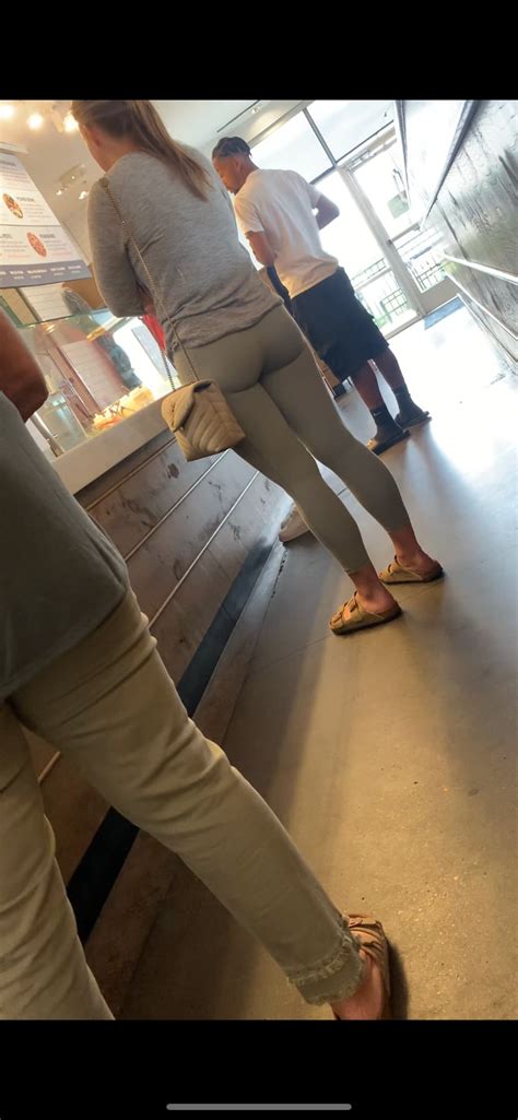 Boujee Milf With Nice Ass Spandex Leggings Yoga Pants Forum