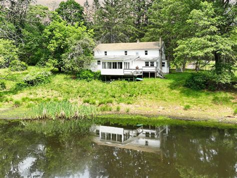 112 Pond Ferran Way Milford Pa 18337 Mls Pw 231724 Zillow