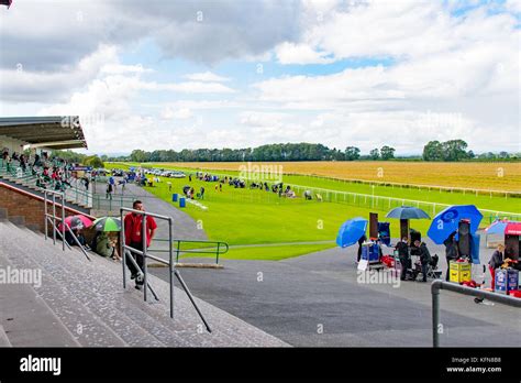 On Course Horse Racing Bookmakers Hi Res Stock Photography And Images